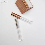 Napravljene tube za sjajilo za usne